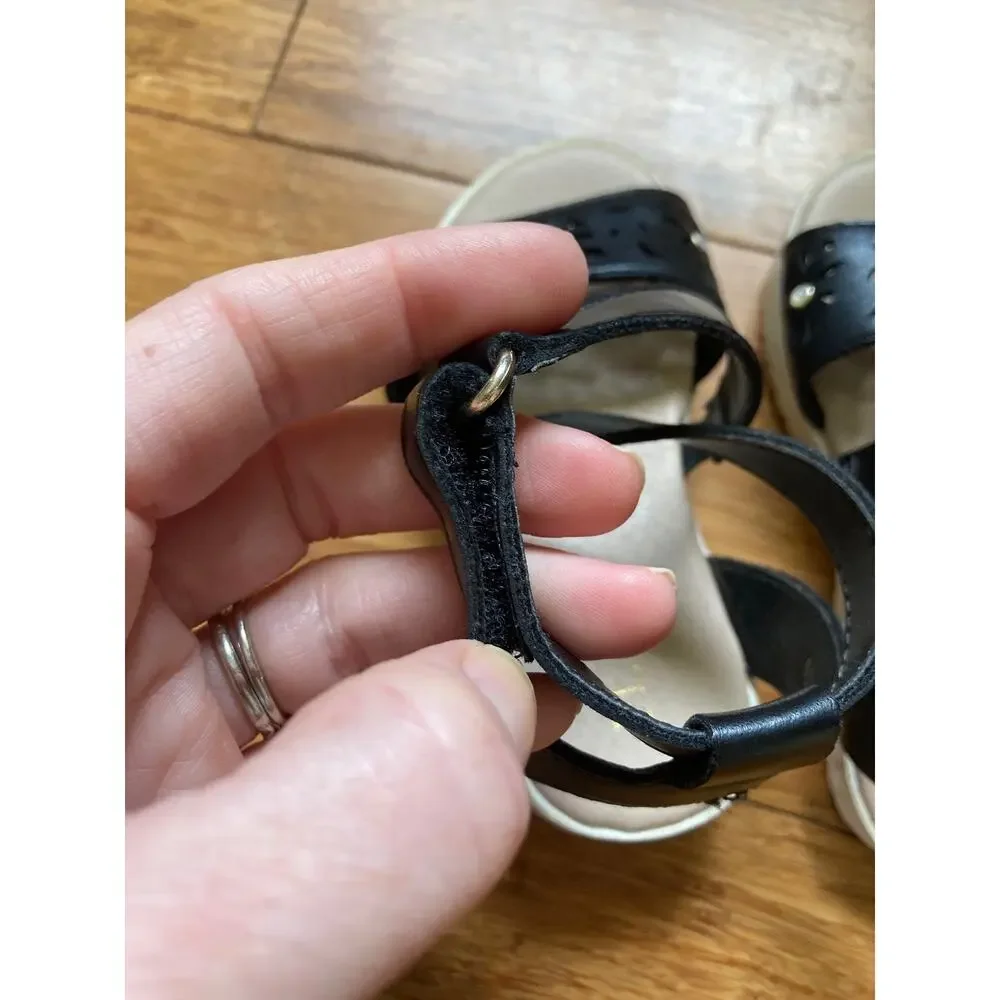 The Children’s Place Girls Black Strappy Sandals, Size 6